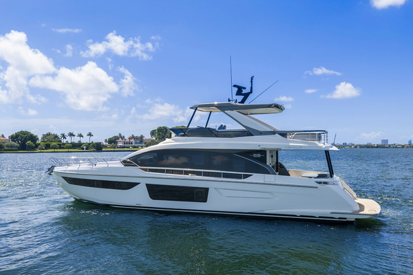 2025 Azimut 68
