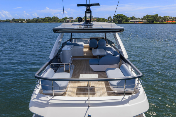 2025 Azimut 68