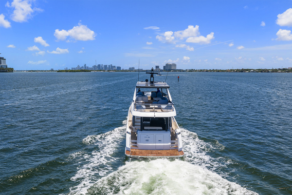 2025 Azimut 68