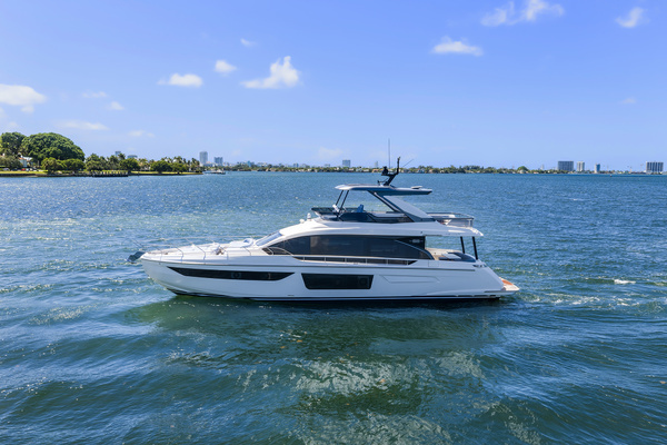2025 Azimut 68