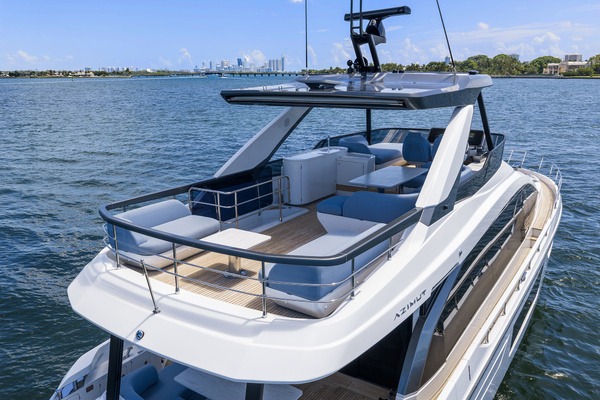 2025 Azimut 68