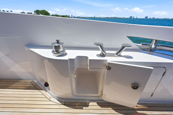 2025 Azimut 68