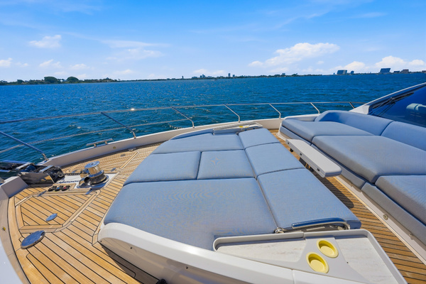 2025 Azimut 68