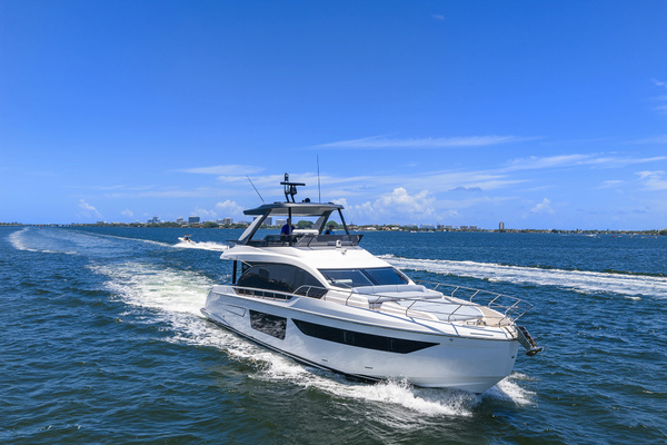 2025 Azimut 68
