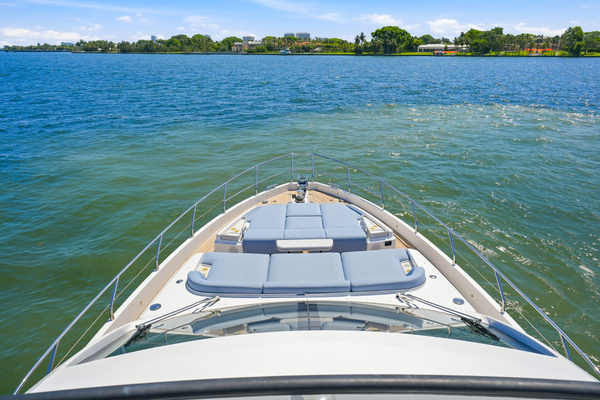2025 Azimut 68