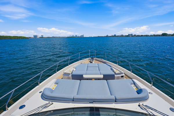 2025 Azimut 68