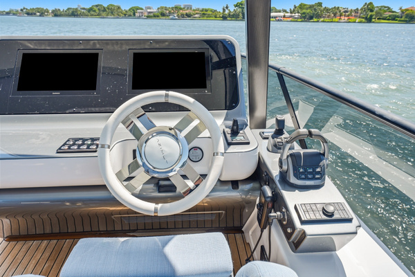2025 Azimut 68