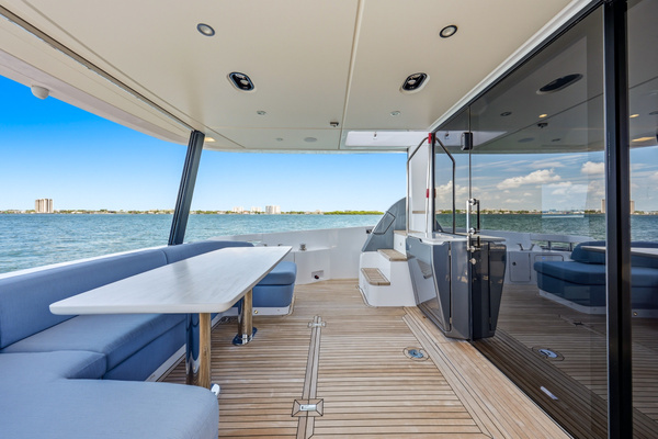 2025 Azimut 68