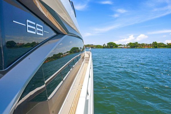 2025 Azimut 68