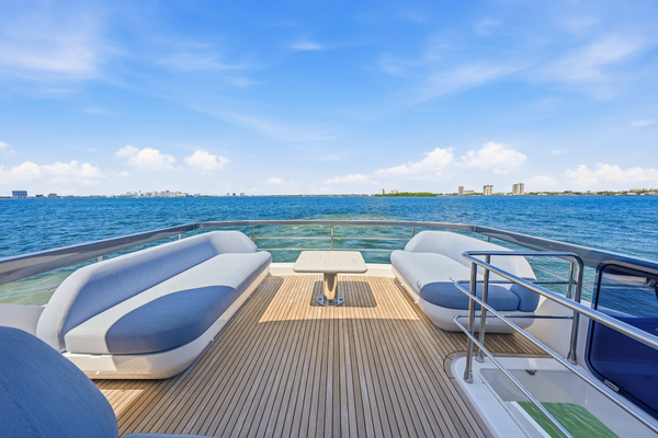 2025 Azimut 68