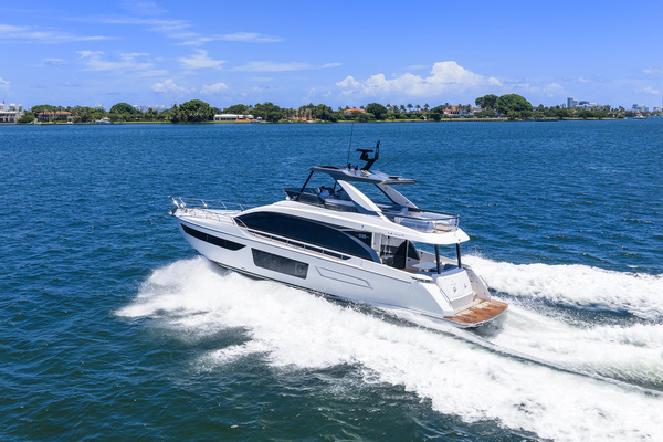 2025 Azimut 68