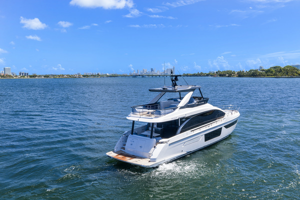 2025 Azimut 68