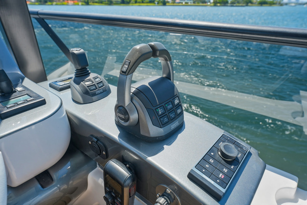 2025 Azimut 68