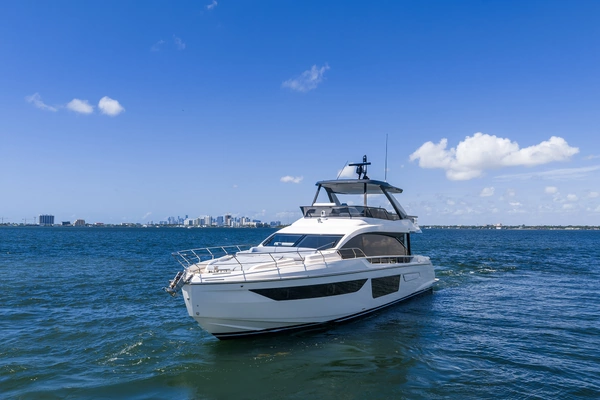 2025 Azimut 68