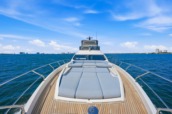 2025 Azimut 68