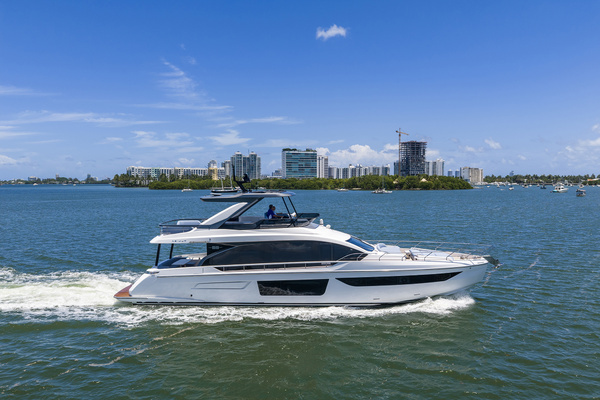 2025 Azimut 68