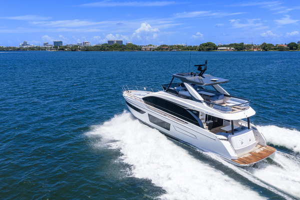 2025 Azimut 68