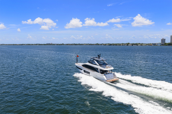 2025 Azimut 68