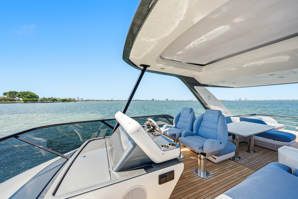 2025 Azimut 68
