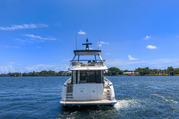 2025 Azimut 68