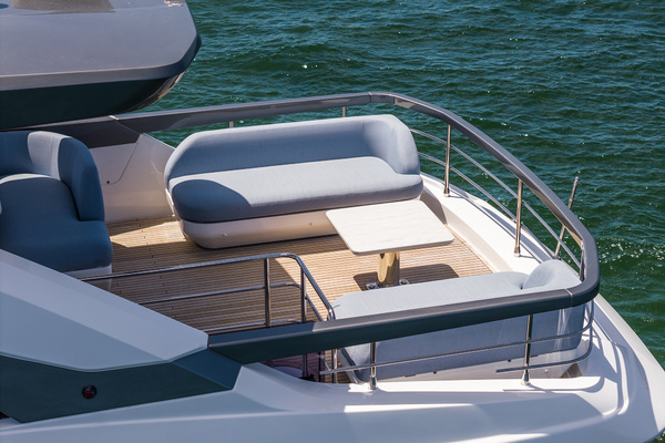2025 Azimut 68