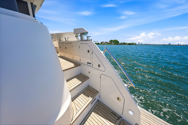2025 Azimut 68