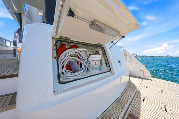 2025 Azimut 68
