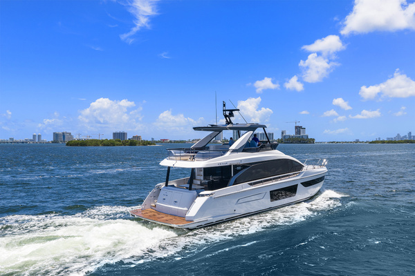 2025 Azimut 68
