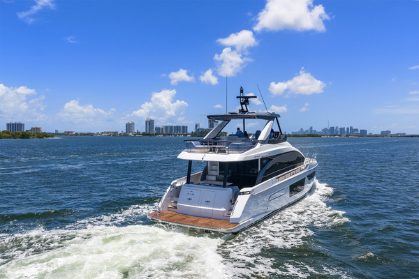 2025 Azimut 68