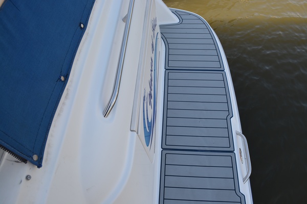 Waves of Blue 30ft Bayliner Yacht For Sale