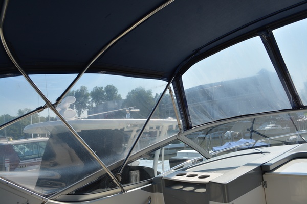 Waves of Blue 30ft Bayliner Yacht For Sale
