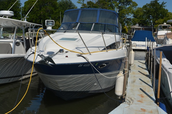 Waves of Blue 30ft Bayliner Yacht For Sale