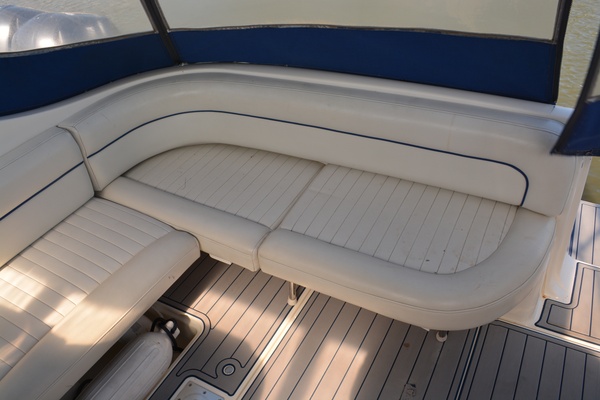 Waves of Blue 30ft Bayliner Yacht For Sale