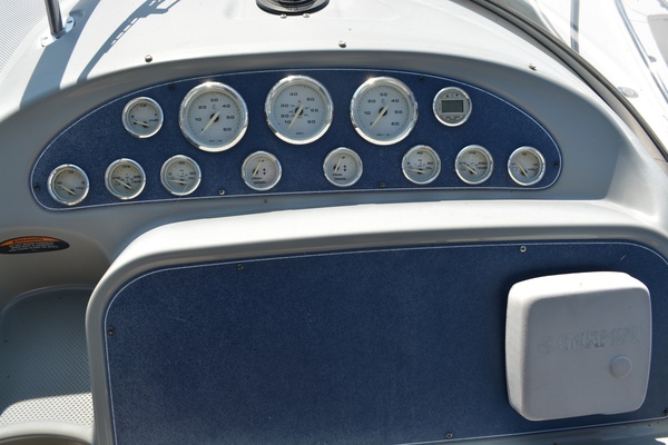 Waves of Blue 30ft Bayliner Yacht For Sale