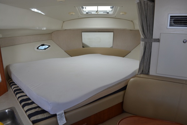 Waves of Blue 30ft Bayliner Yacht For Sale
