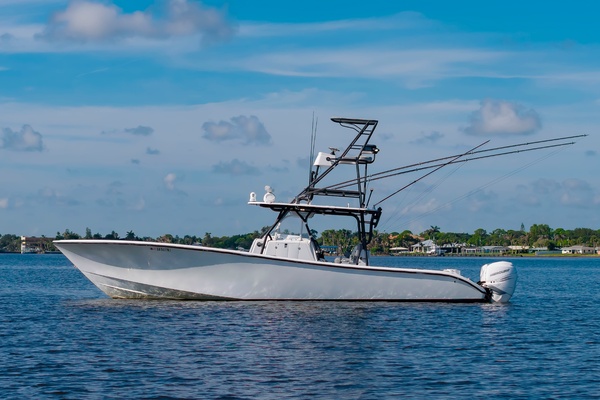 39ft Yellowfin Yacht For Sale