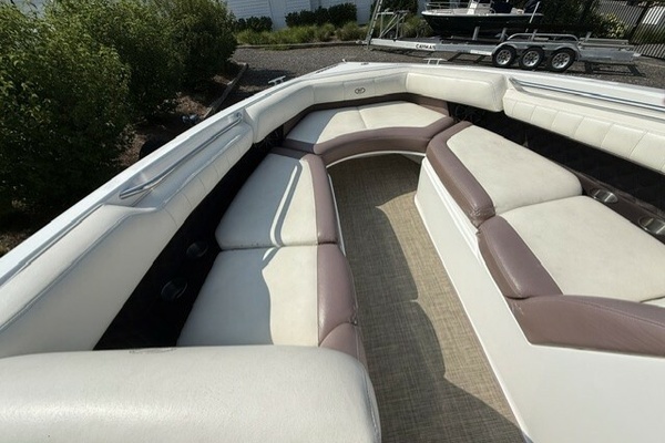 27ft Cobalt Yacht For Sale