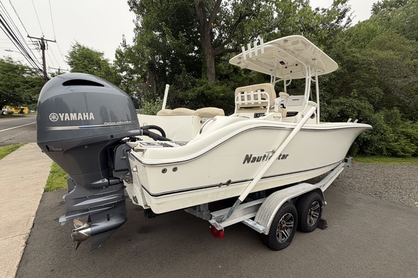 26ft NauticStar Yacht For Sale
