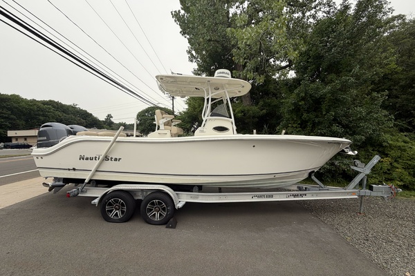 26ft NauticStar Yacht For Sale