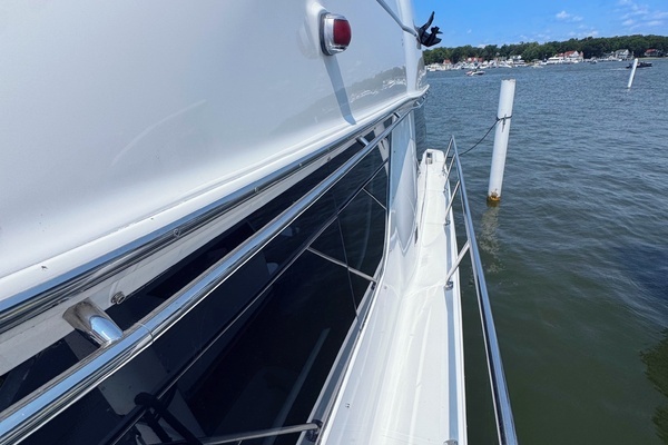 1999 Carver 45