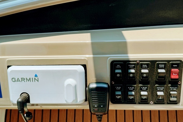 1999 Carver 45