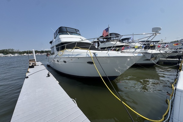 1999 Carver 45