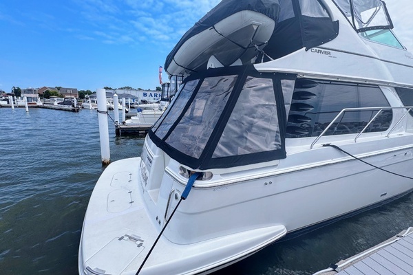1999 Carver 45
