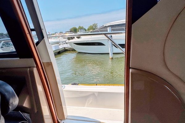 1999 Carver 45