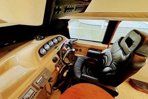 1999 Carver 45