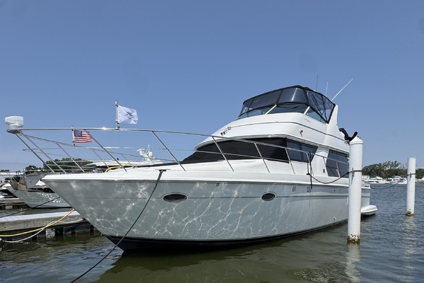 1999 Carver 45