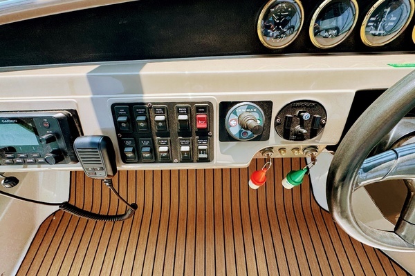 1999 Carver 45