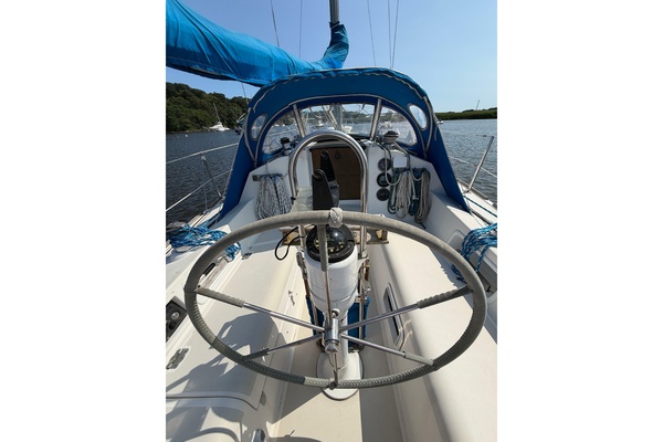 Tapatio 33ft Pearson Yacht For Sale