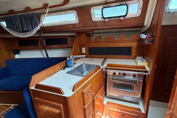 Tapatio 33ft Pearson Yacht For Sale
