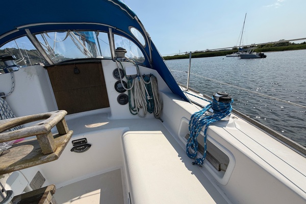 Tapatio 33ft Pearson Yacht For Sale